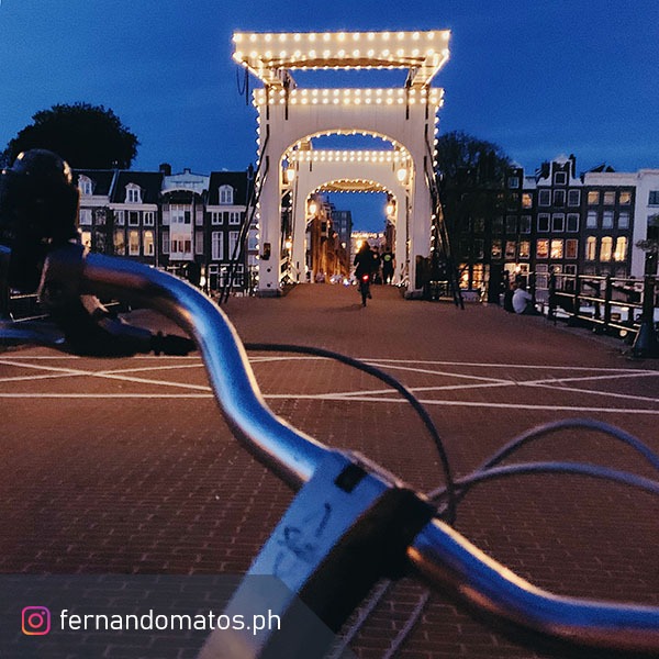 Foto que tirei em um passeio de bicicleta a noite em Amsterdam